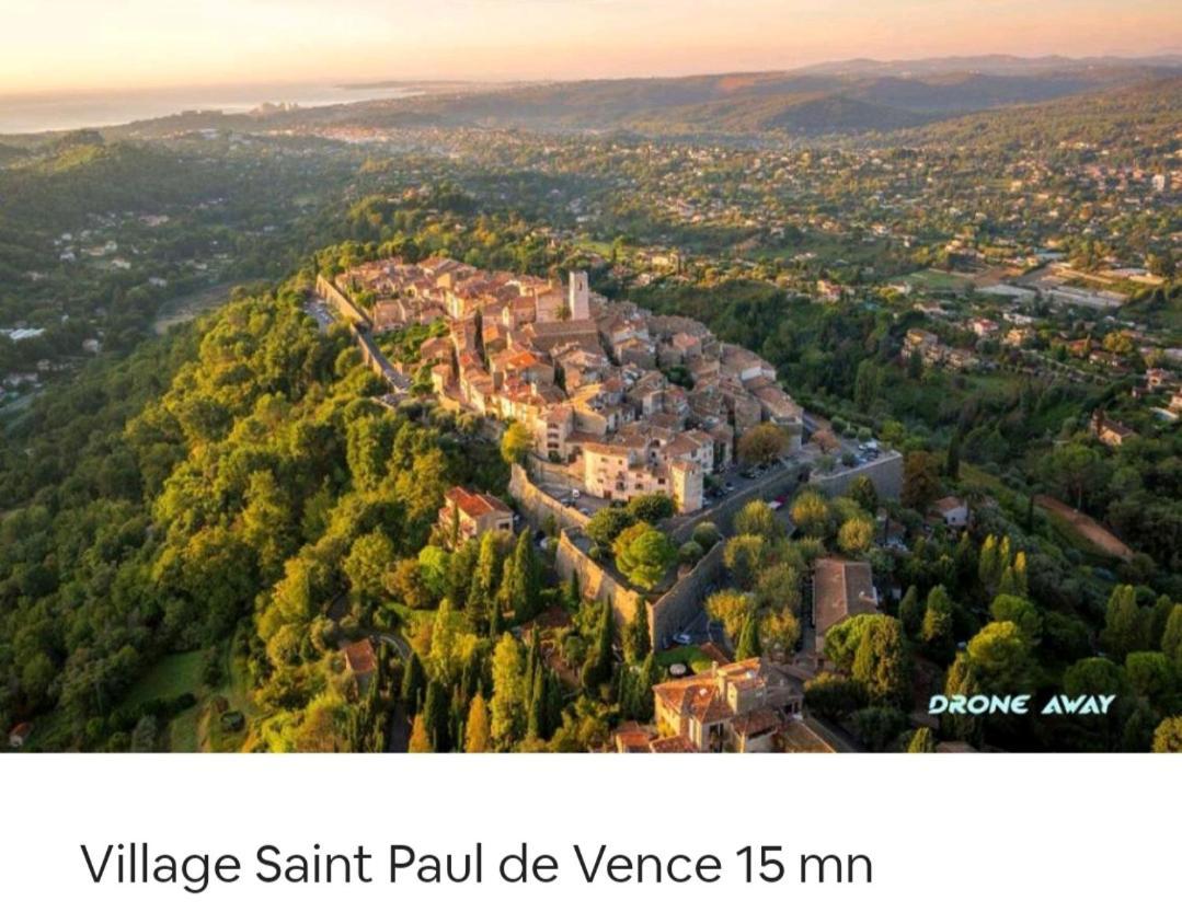 Bel Appartement Les Pieds Dans L'Eau Villeneuve-Loubet Exterior foto