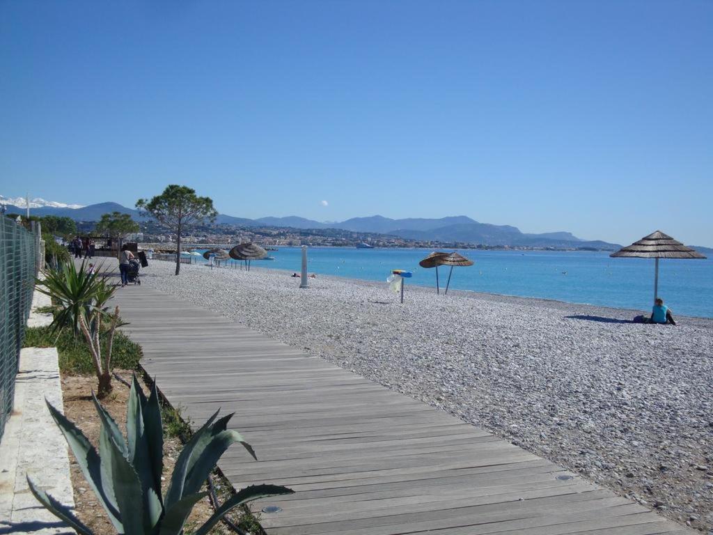 Bel Appartement Les Pieds Dans L'Eau Villeneuve-Loubet Exterior foto